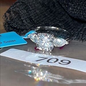 Elegant 925 Sterling Silver Ring